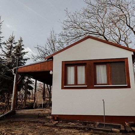 MANDULÁS KABIN a kisház dézsával és kilátással a Balatonra Balatongyörök Exterior foto