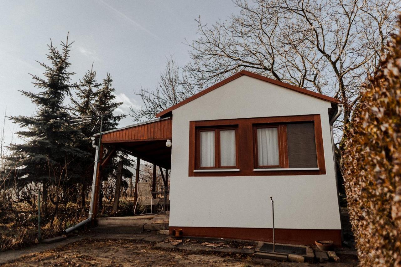MANDULÁS KABIN a kisház dézsával és kilátással a Balatonra Balatongyörök Exterior foto