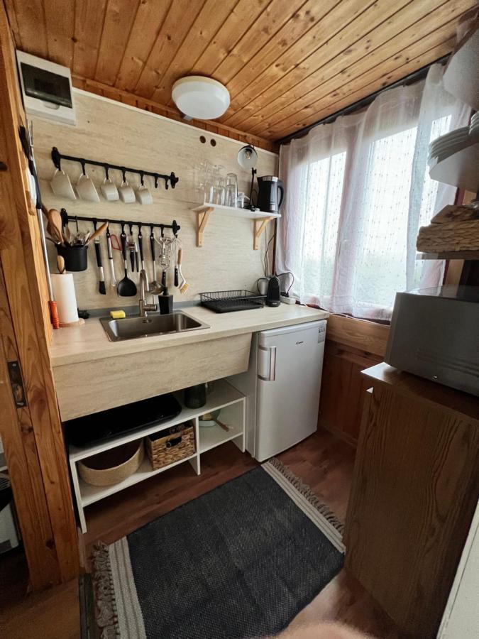MANDULÁS KABIN a kisház dézsával és kilátással a Balatonra Balatongyörök Exterior foto